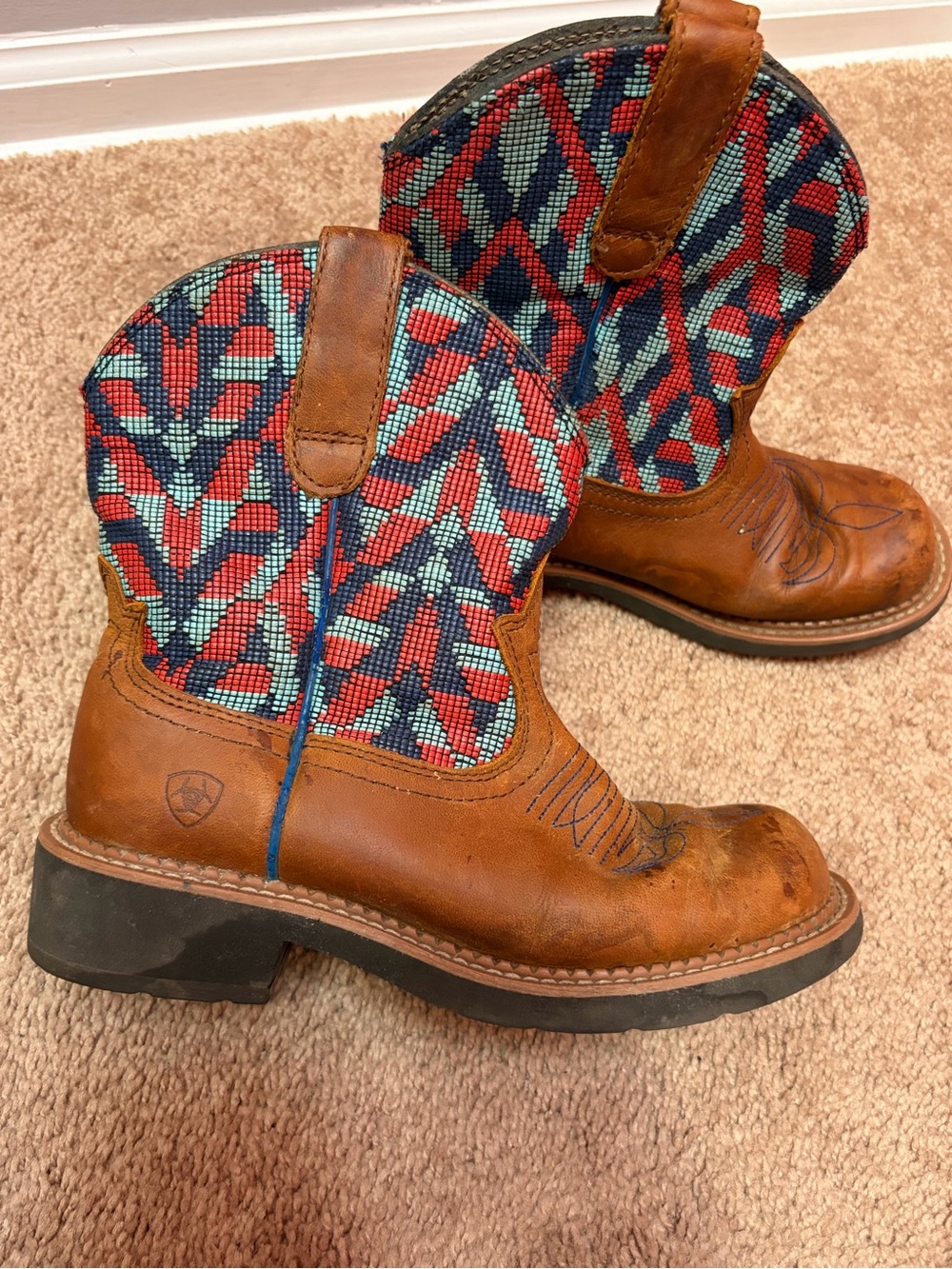 Ariat Fathaby Western Boots•perfect for Halloween costume•rugged•chic cowgirl•7.